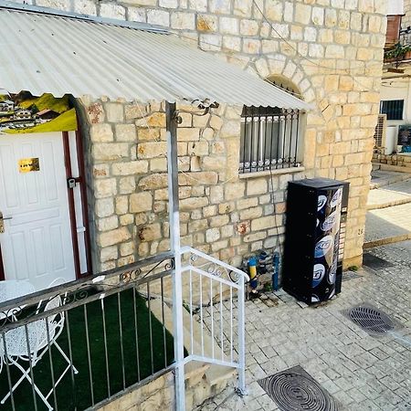 Zimmer In Old City Rosh Pinna Bagian luar foto