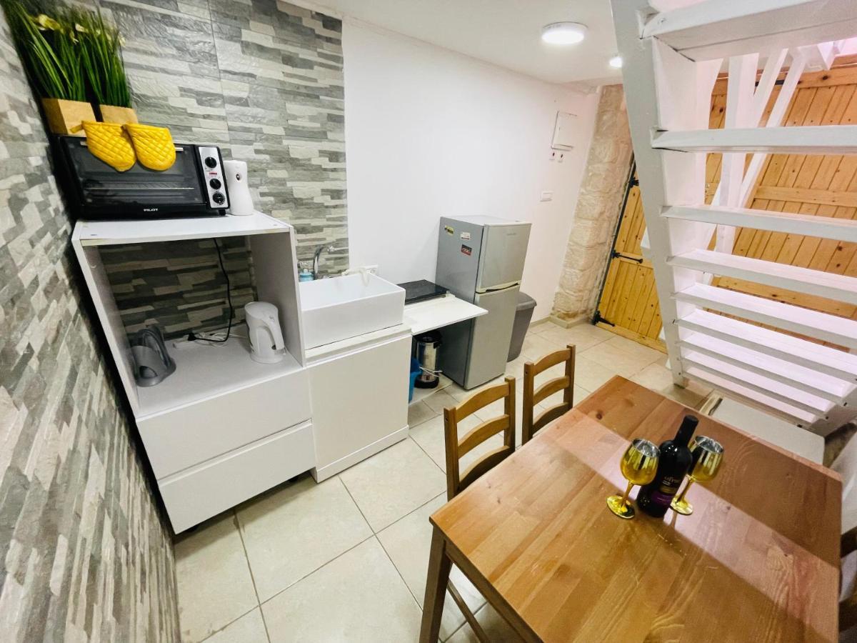 Zimmer In Old City Rosh Pinna Bagian luar foto
