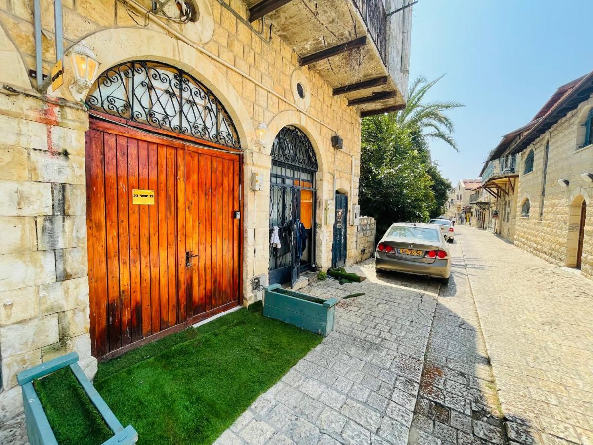 Zimmer In Old City Rosh Pinna Bagian luar foto